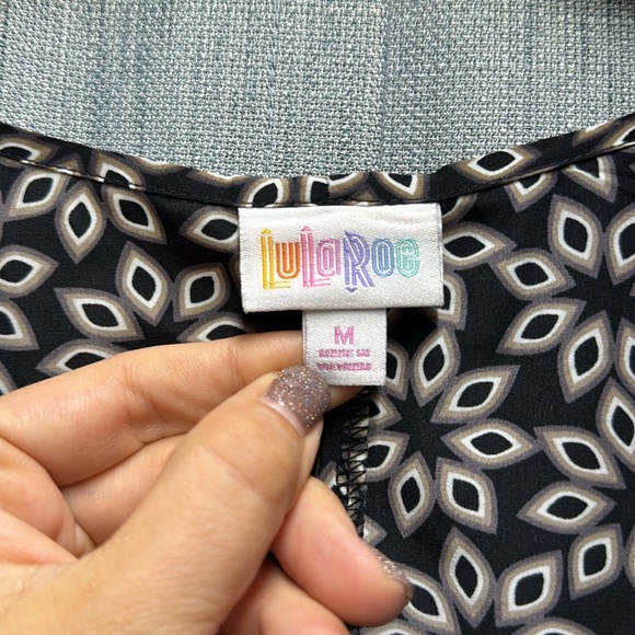 LuLaRoe Black and White patterned cardigan, size medium - Picture 5 of 8